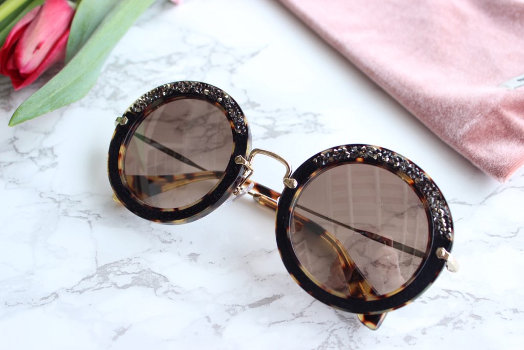 Ottawa designer sunglasses Fashion blog blogger Chantsy Ottawa Influencer Miumiu Sunglasses