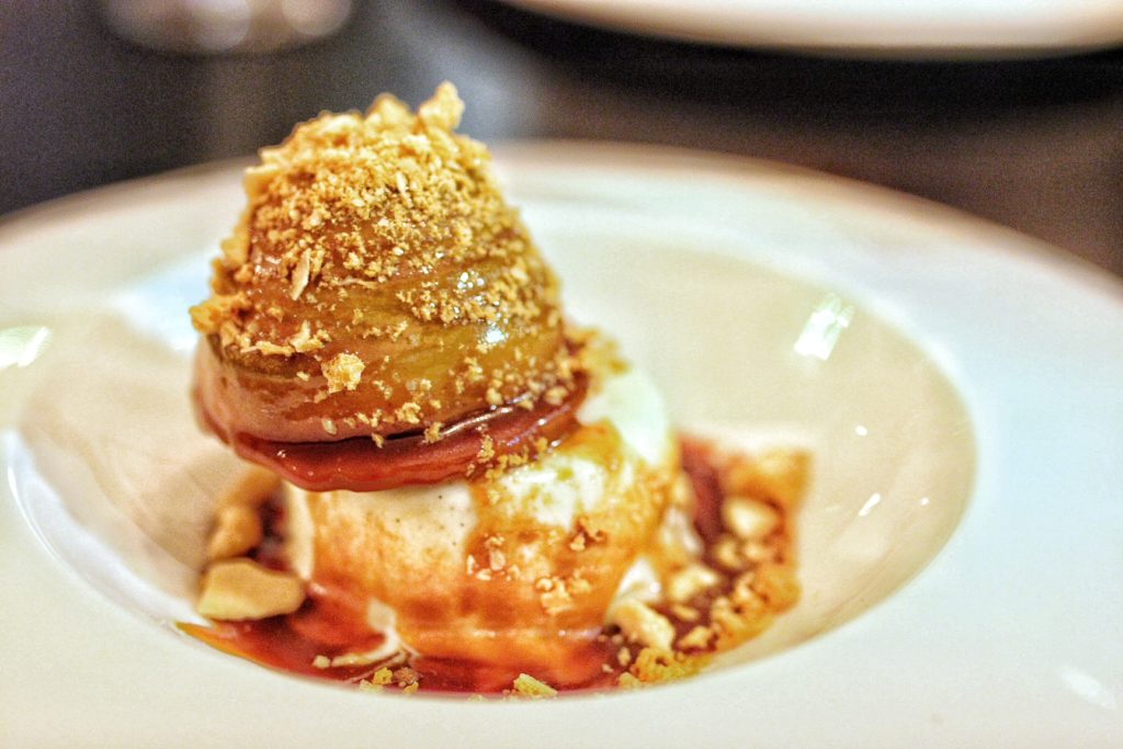 Mena-Ottawa-French-Restaurant-Foodie-Food-Travel-Fashion-Blogger-Blog-Chantsy-apple-tartlet