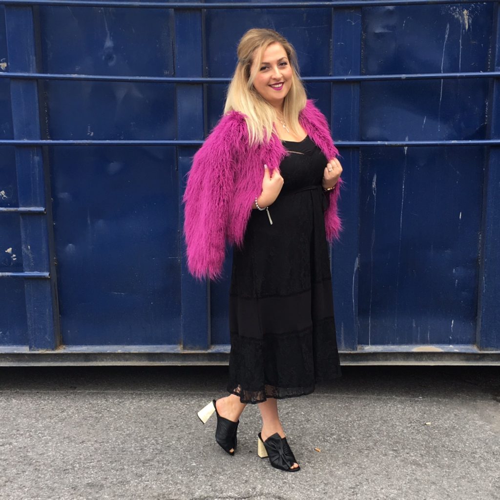 plus-size-holiday-party-looks-featuring-addition-elle-ottawa-fashion-blog-mode-xlusive-blogger-chantal-sarkisian-pink-puffy-coat