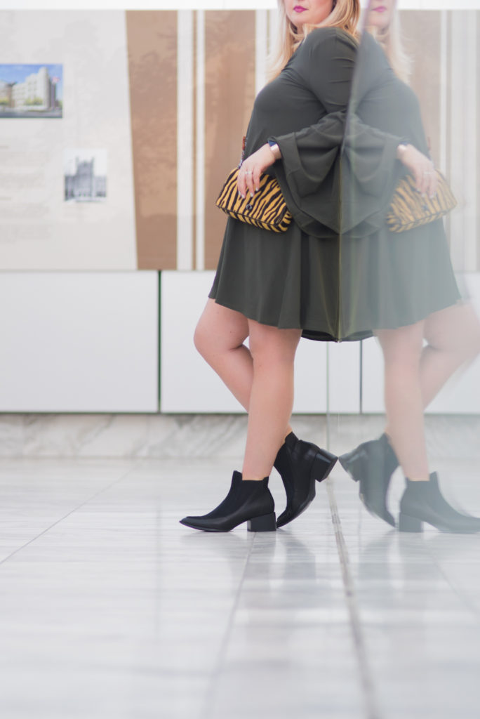 ELVI plus size bell sleeve dress Ottawa Fashion Blogger Chantsy coach purse black booties