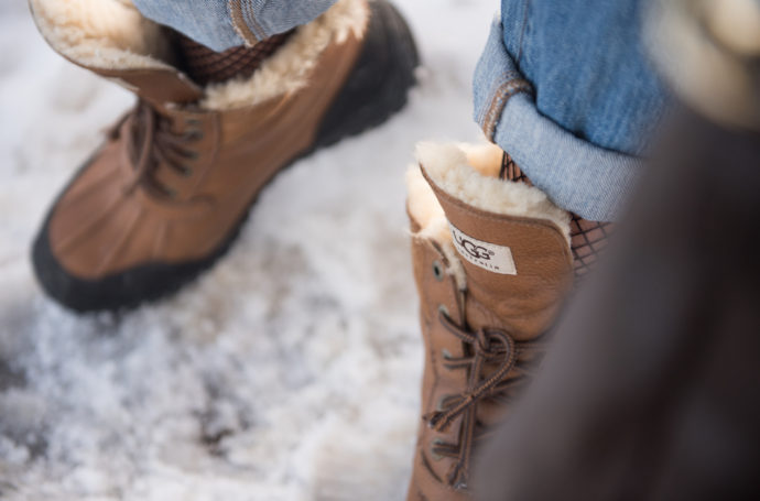 winter fashion trend ripped jeans fishnet Ottawa fashion blogger